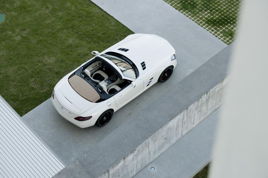  Mercedes-Benz SLS AMG Roadster 2011 года  (фото 122 из 183)